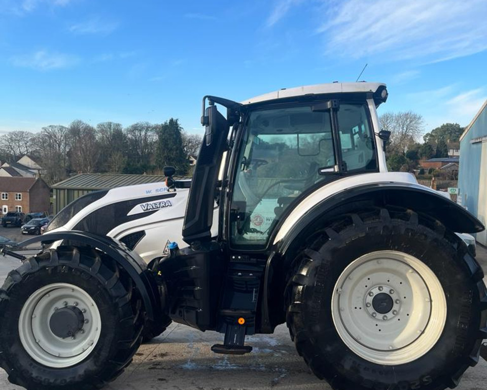 Used Valtra T144a Tractor 11029990