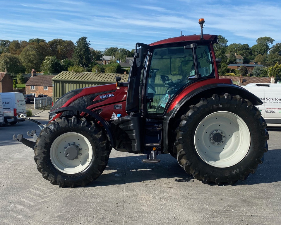 Used Valtra T195D Tractor 11033164 TH