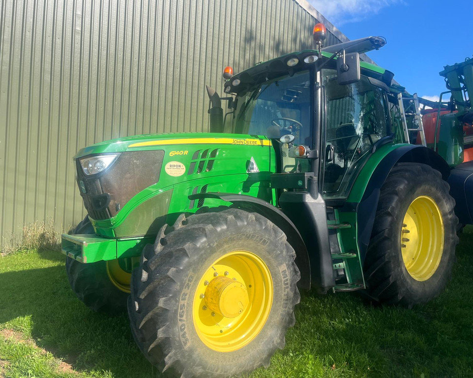 John Deere 6140R