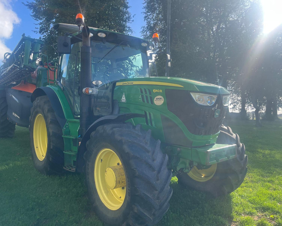John Deere 6140R