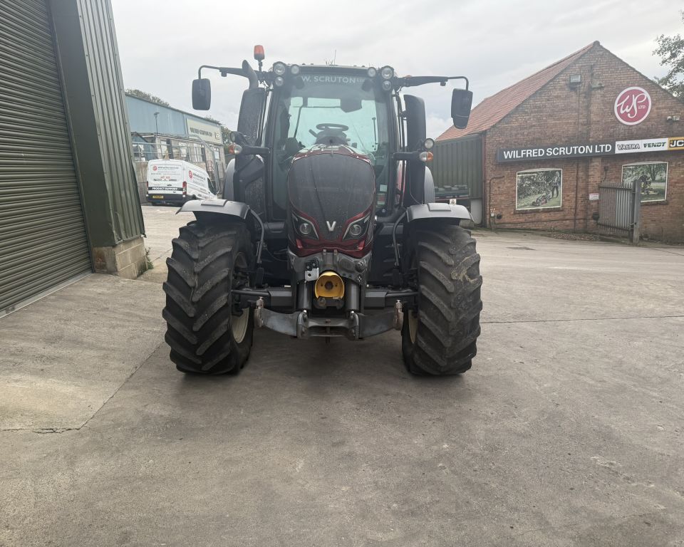 Valtra N154