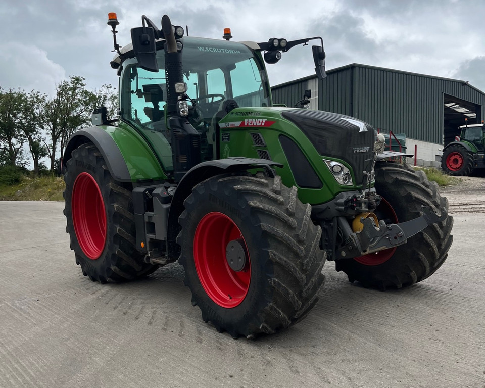 Used FENDT 724 Profi+ Gen6 Tractor 11030730