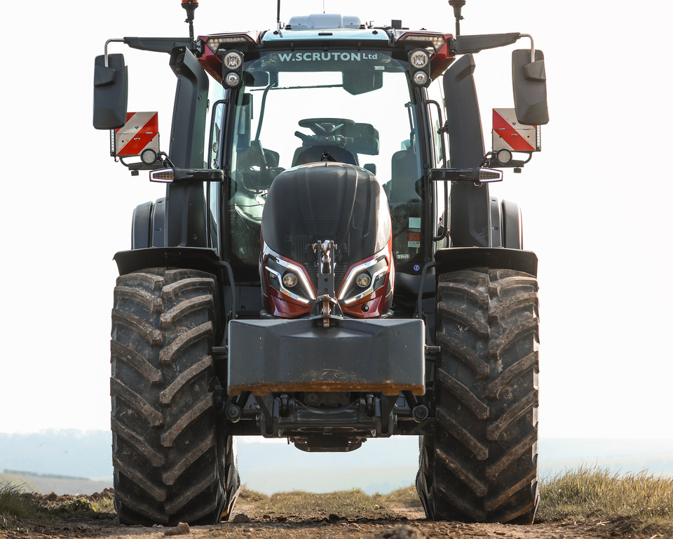 Valtra Q305 (11029474)