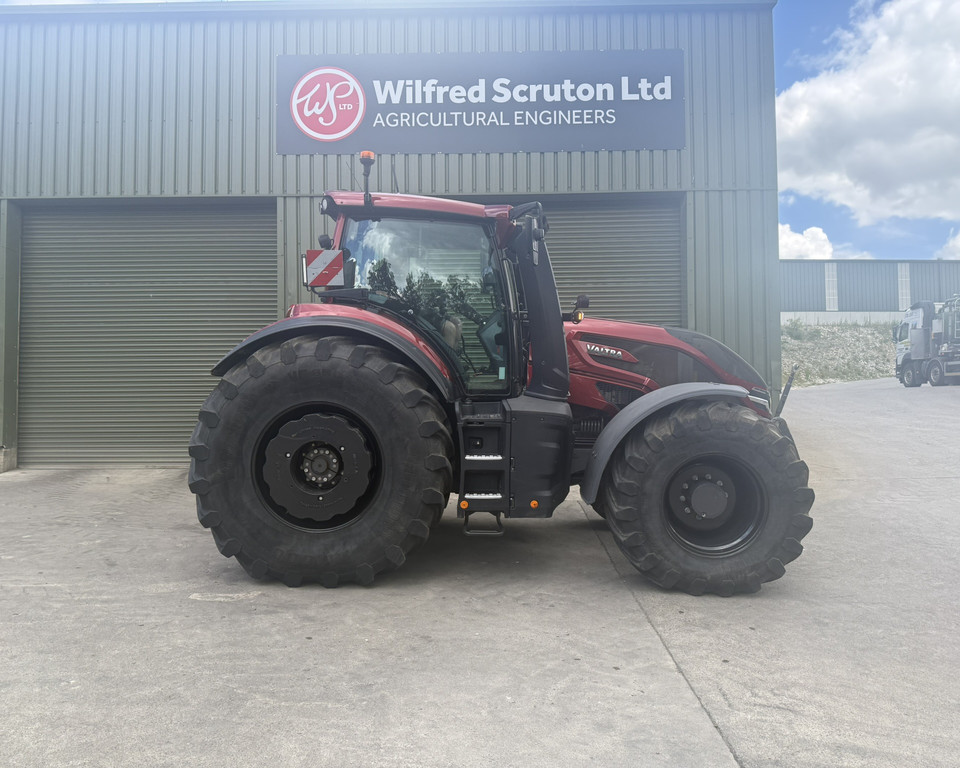 Valtra Q305 (11029474)