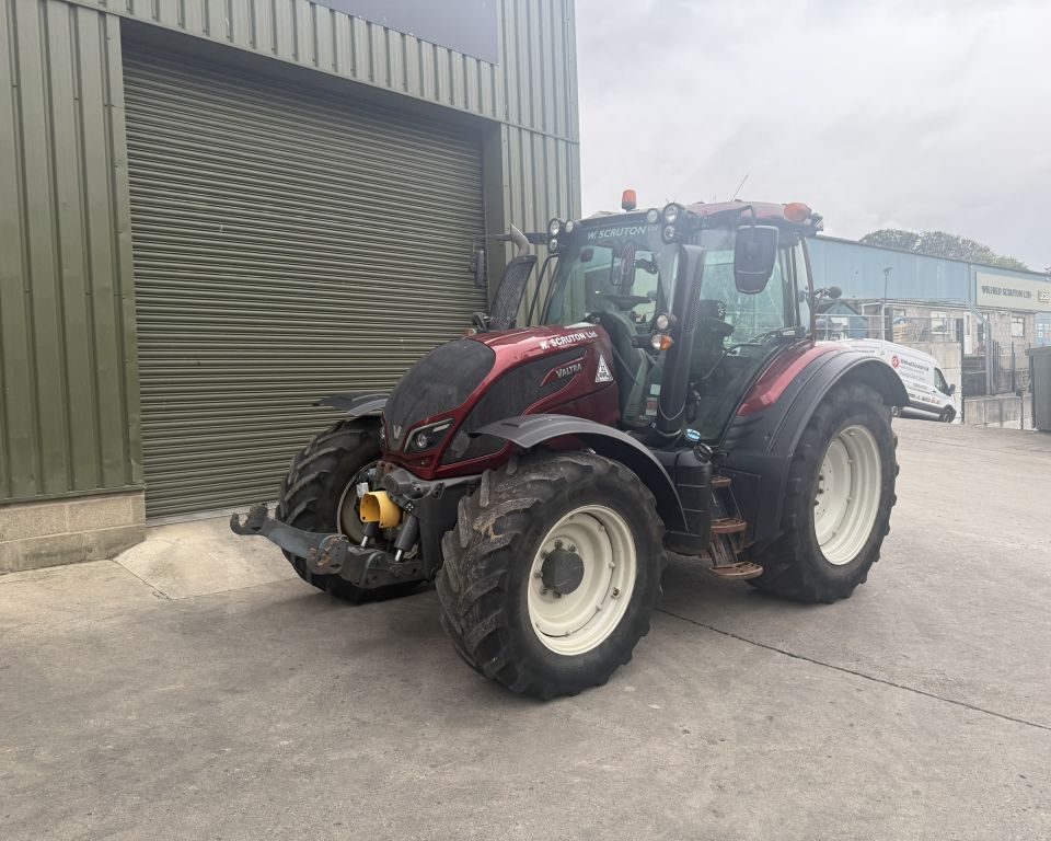 Valtra N154