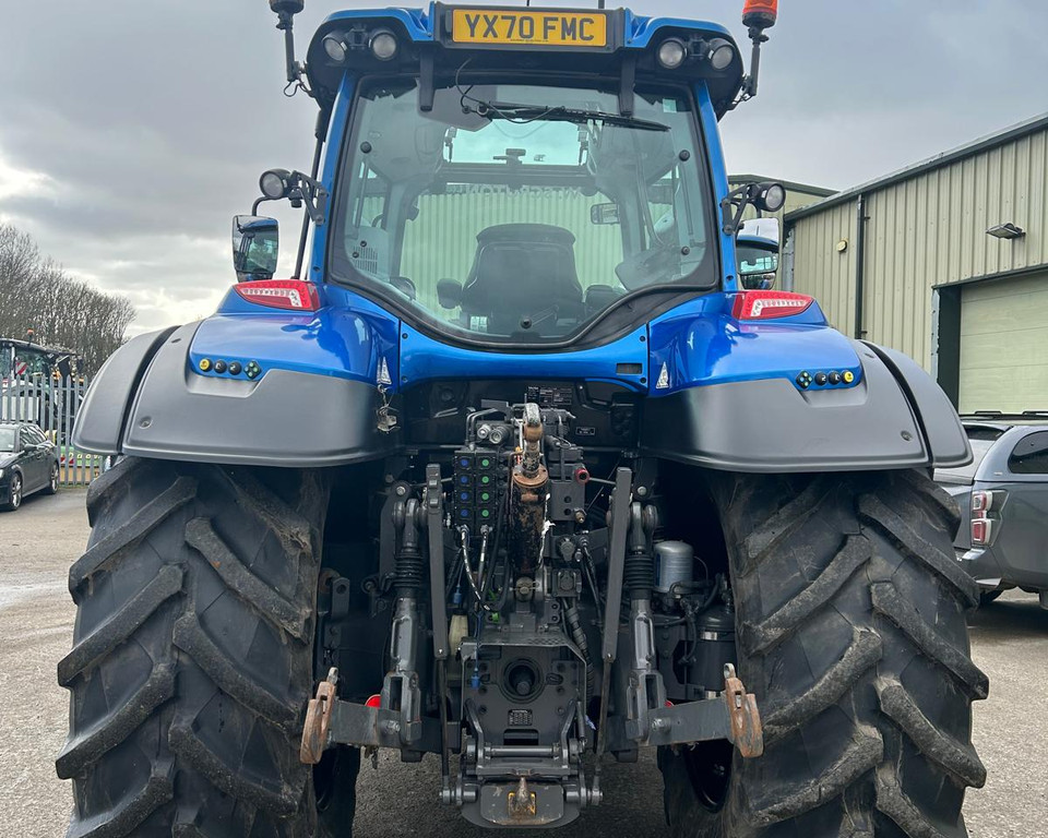 Used Valtra T234V Tractor 21032867 (SS)