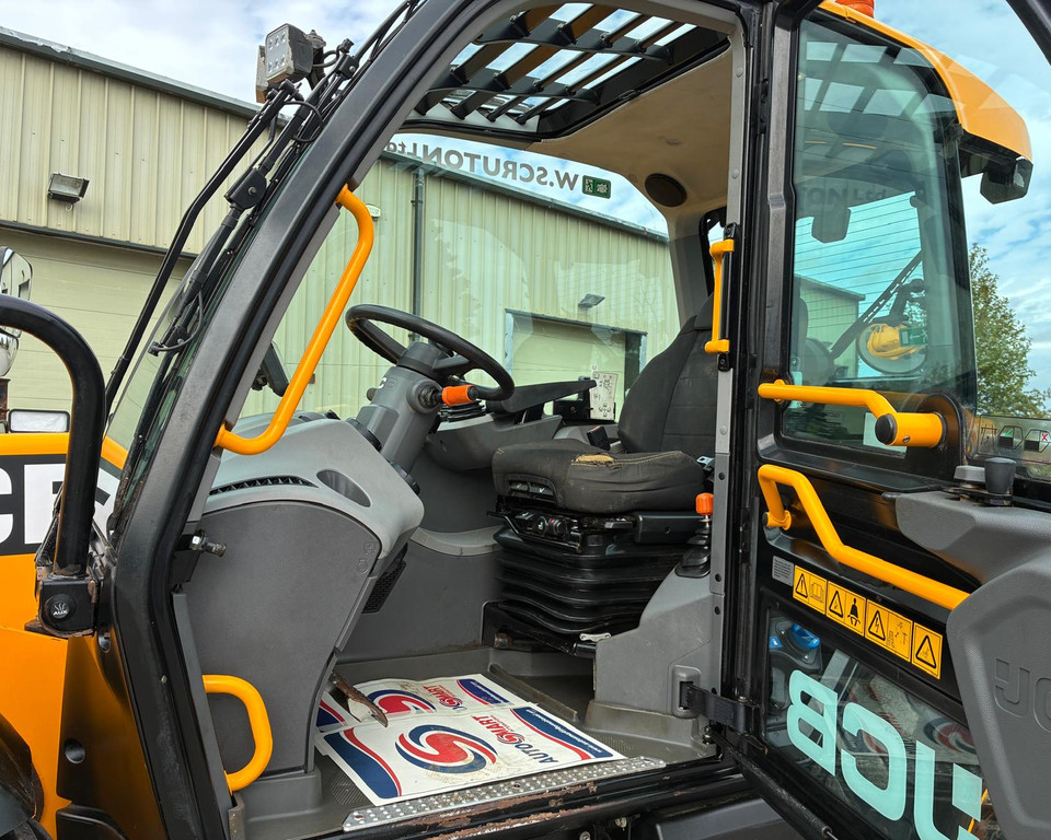 JCB 560-80 Agri Super Loadall 21033212 (CW)