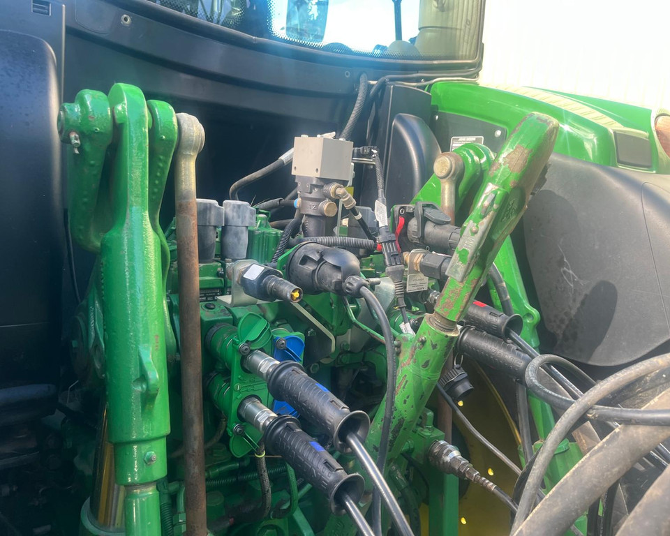 John Deere 6140R