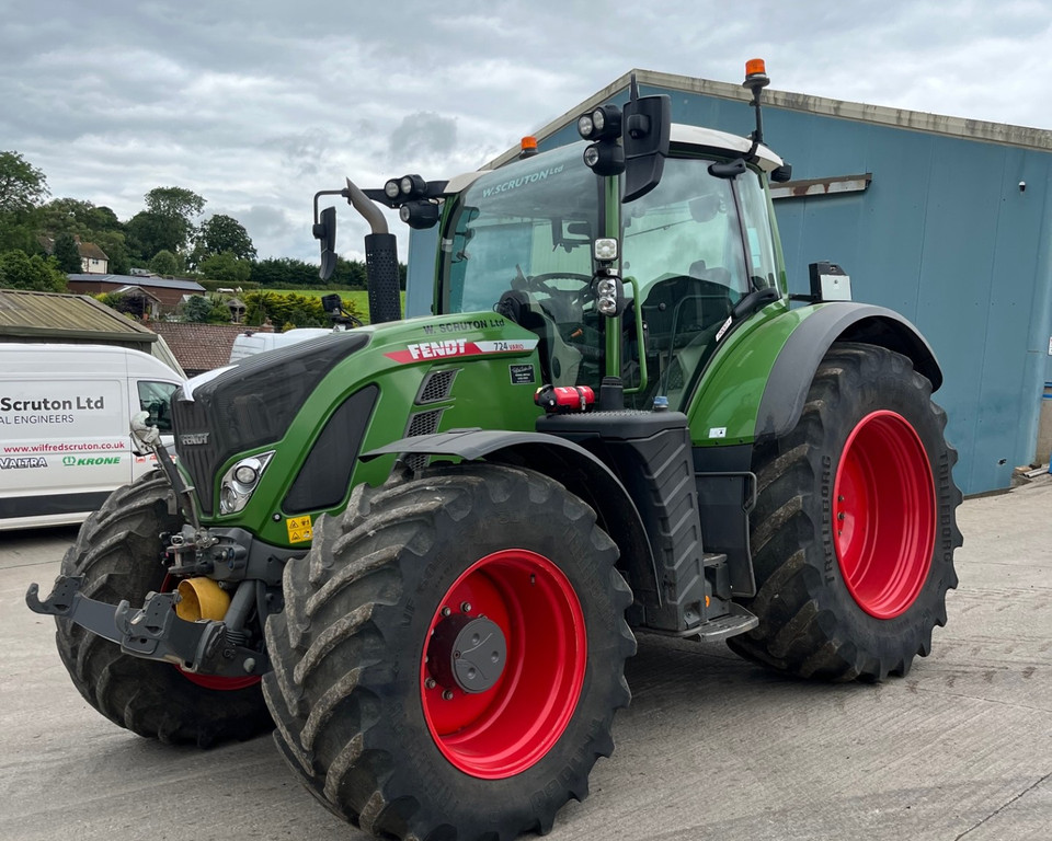 Used FENDT 724 Profi+ Gen6 Tractor 11030730