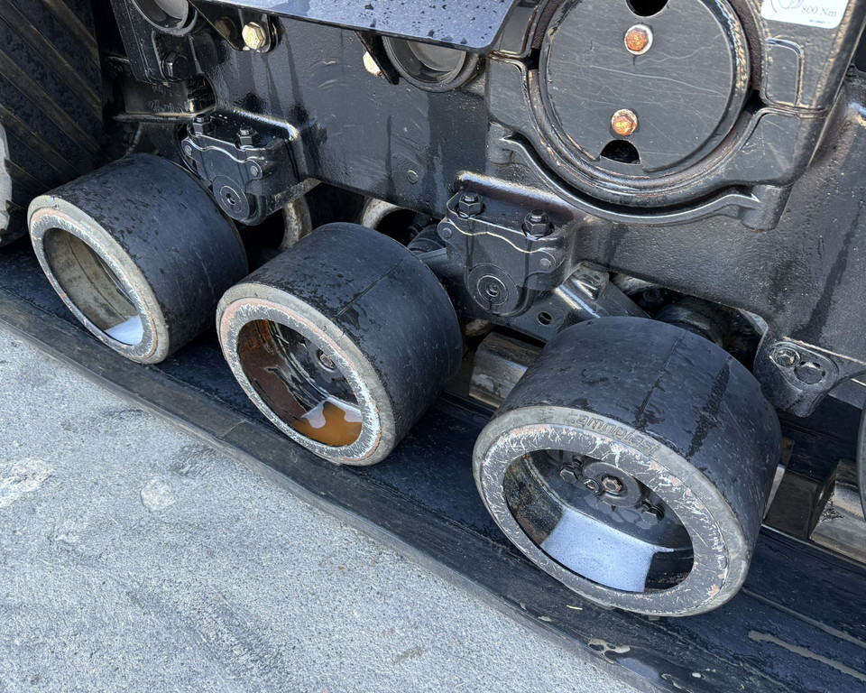 Challenger Mt775E