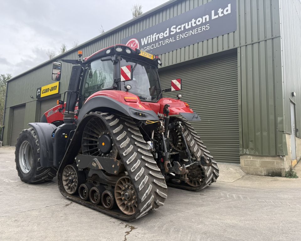 CASE Magnum Rowtrac 380