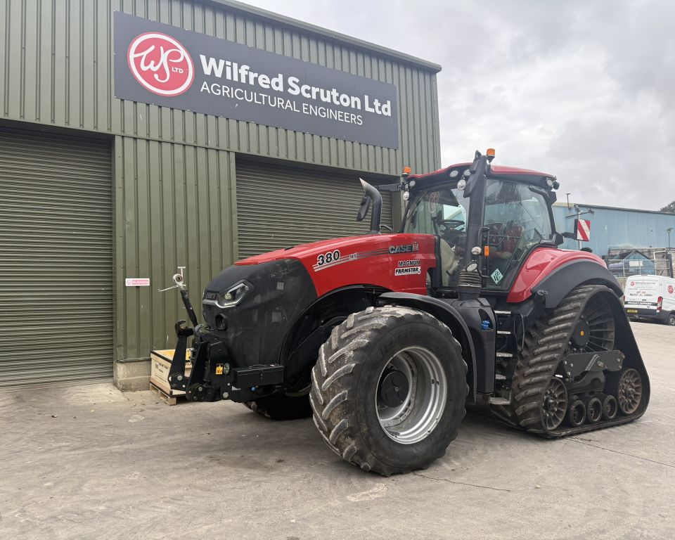 CASE Magnum Rowtrac 380