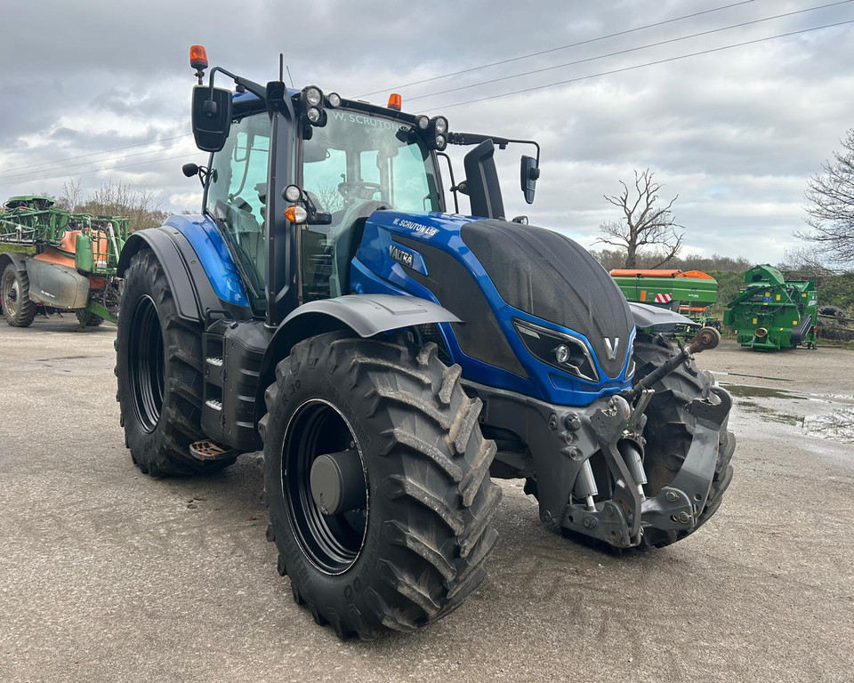 Used Valtra T234V Tractor 21032867 (SS)