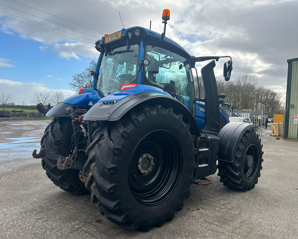 Used Valtra T234V Tractor 21032867 (SS)