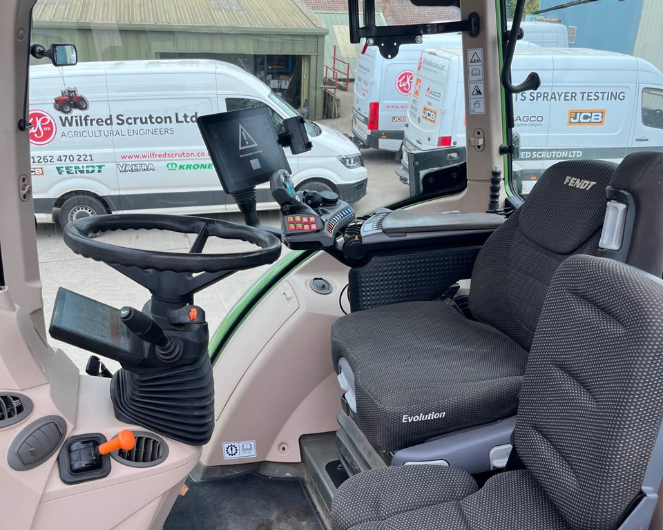 Used FENDT 724 Profi+ Gen6 Tractor 11030730