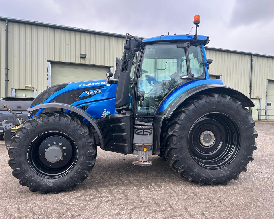 Used Valtra T234V Tractor 21032867 (SS)