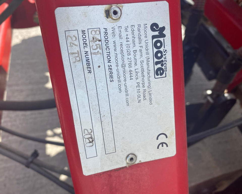 Used Trailed Moore Uni drill 3m 11031815