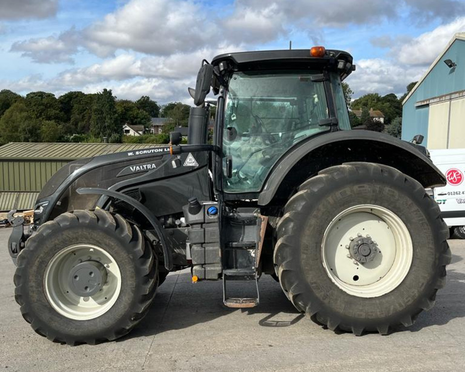 Valtra S274 Tractor 11028676