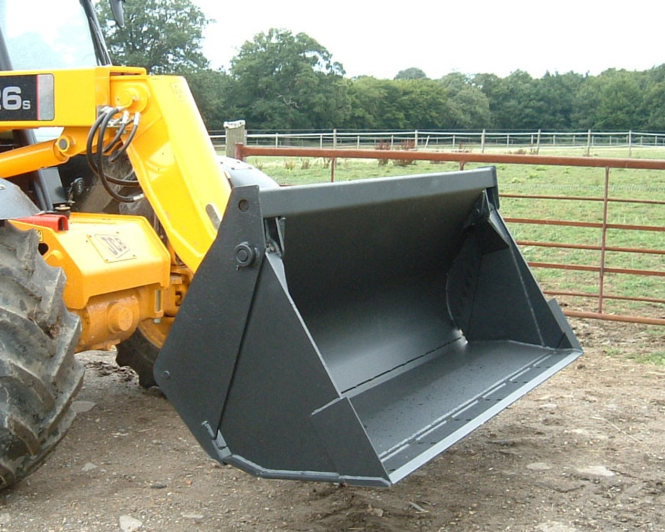 B 62 4 IN 1 ON JCB 1