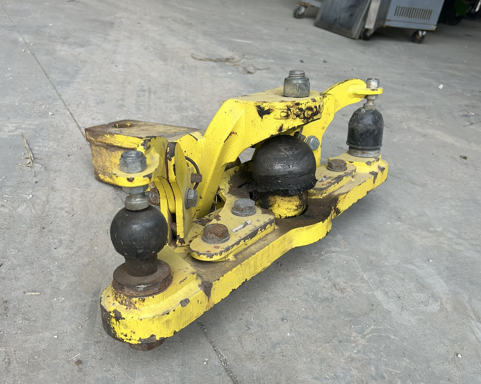 Dromone K80 ball hitch for Fendt