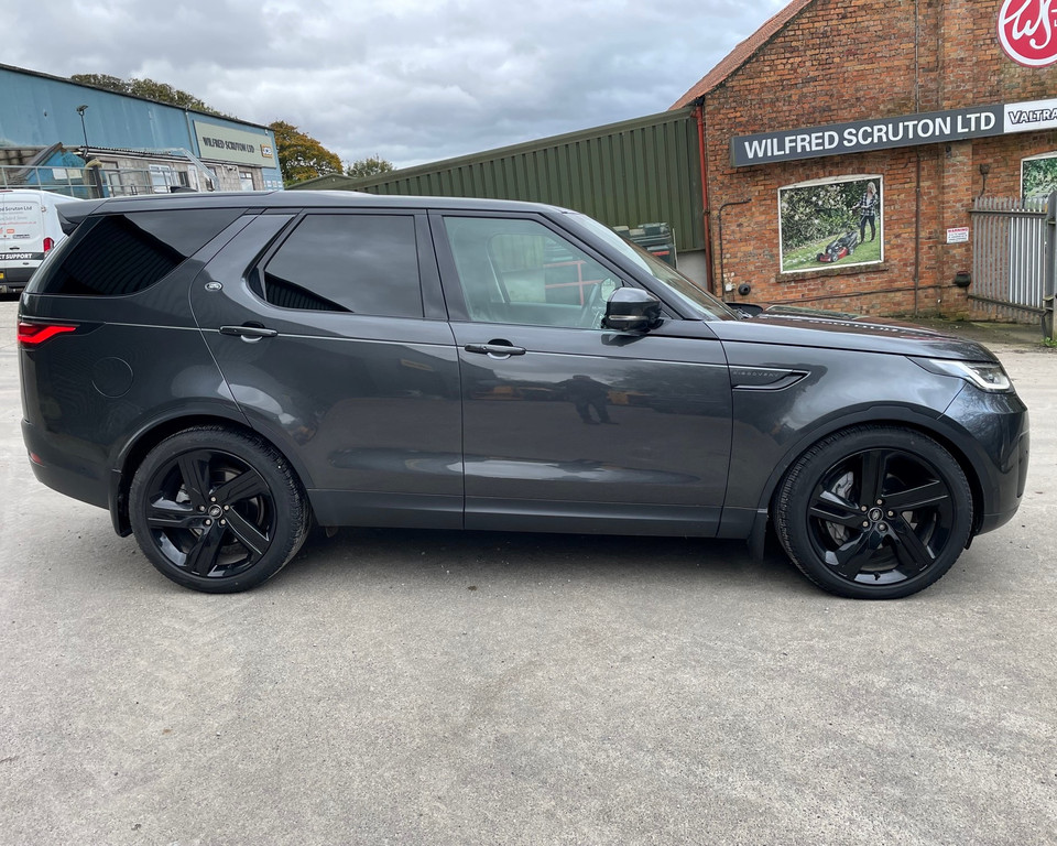 Landrover Discovery 3.0 D300 HSE Commercial 