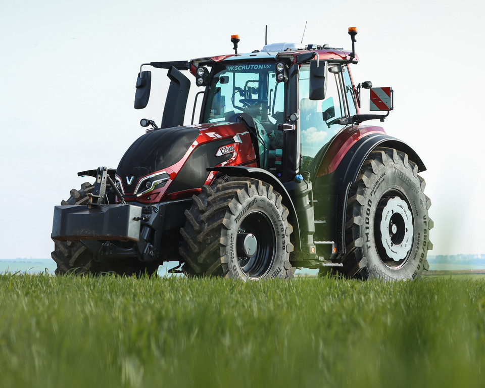 Valtra Q305 (11029474)